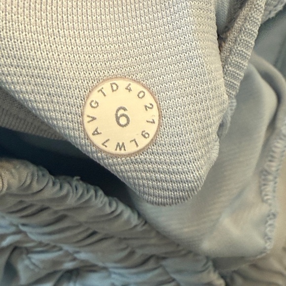 Lululemon Hotty Hot High-Rise Lined Short 2.5" Grey 45777 - Picture 10 of 11